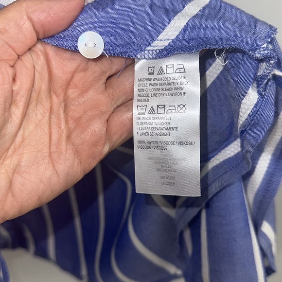 Linea by Louis Dell’Olio Blue & White Button Down Handkerchief Hem Blous… - Picture 7 of 9